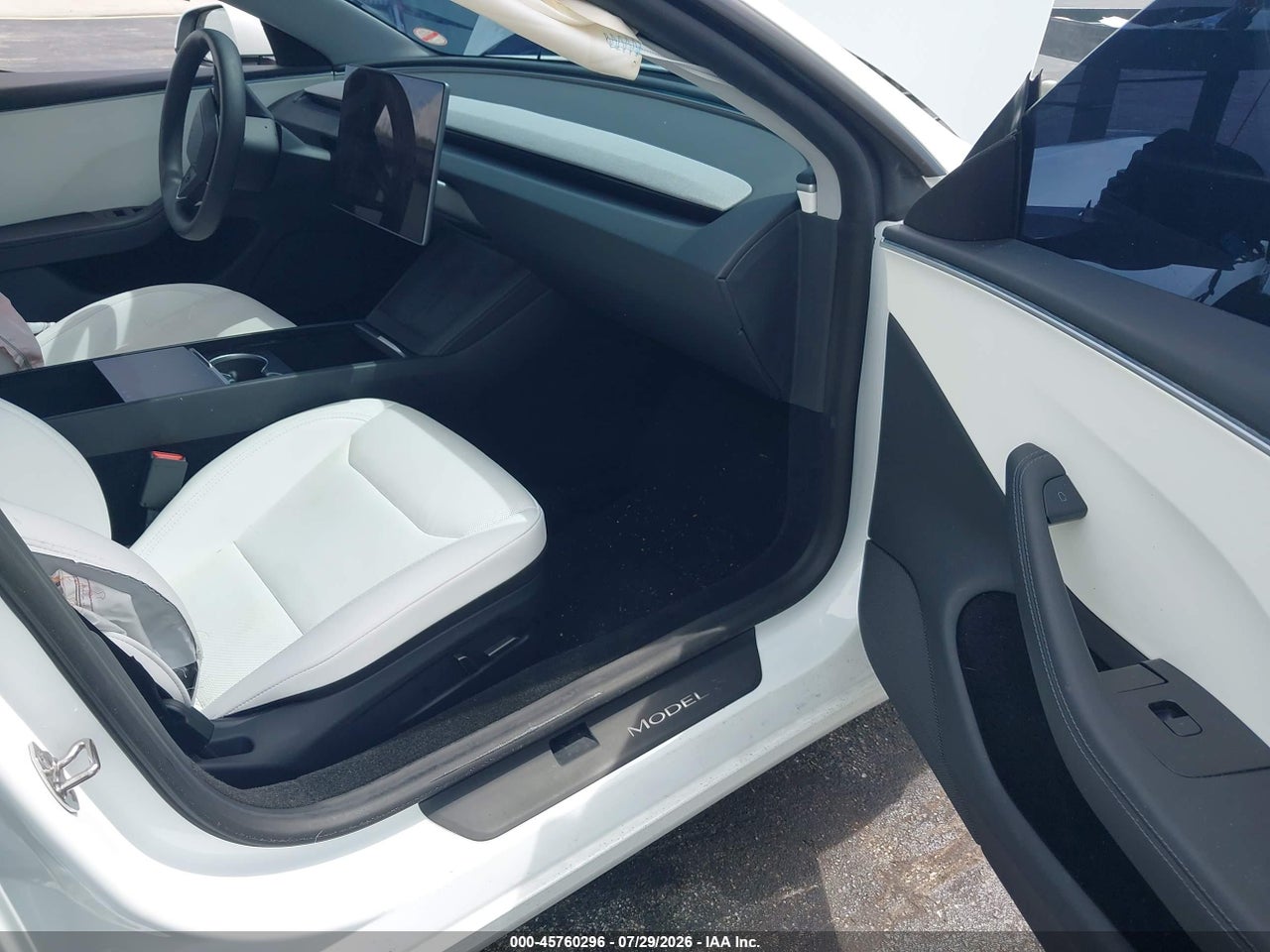 2024 TESLA MODEL 3 · 5/9