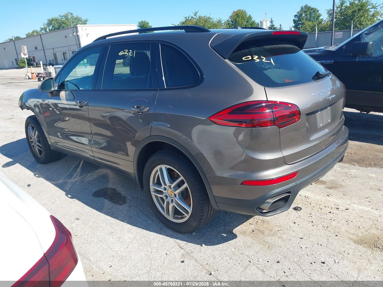 2016 PORSCHE CAYENNE   · 3/11