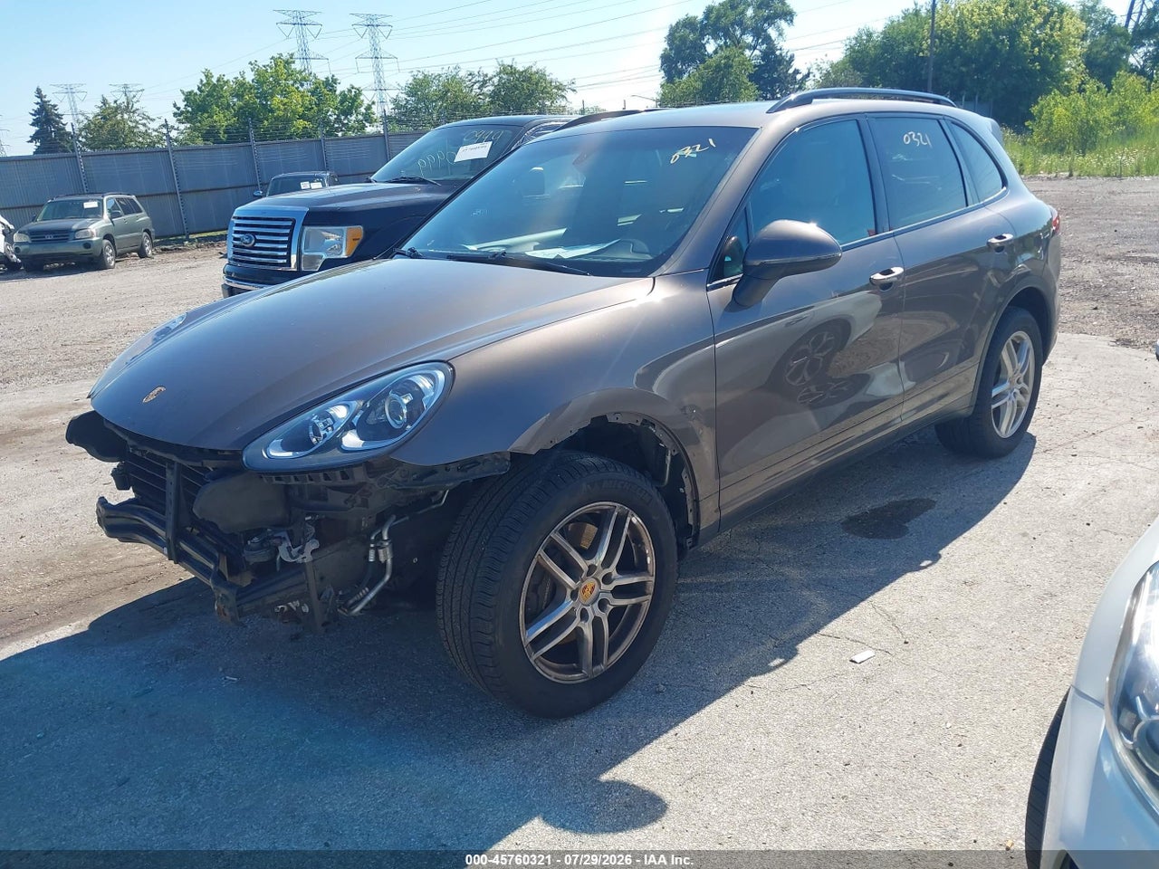 2016 PORSCHE CAYENNE   · 2/11