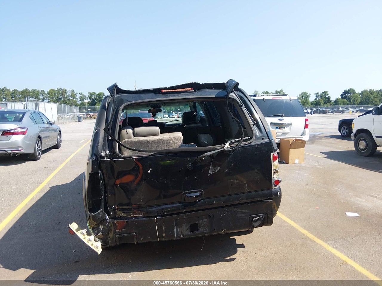 2004 GMC YUKON SLT · 6/11