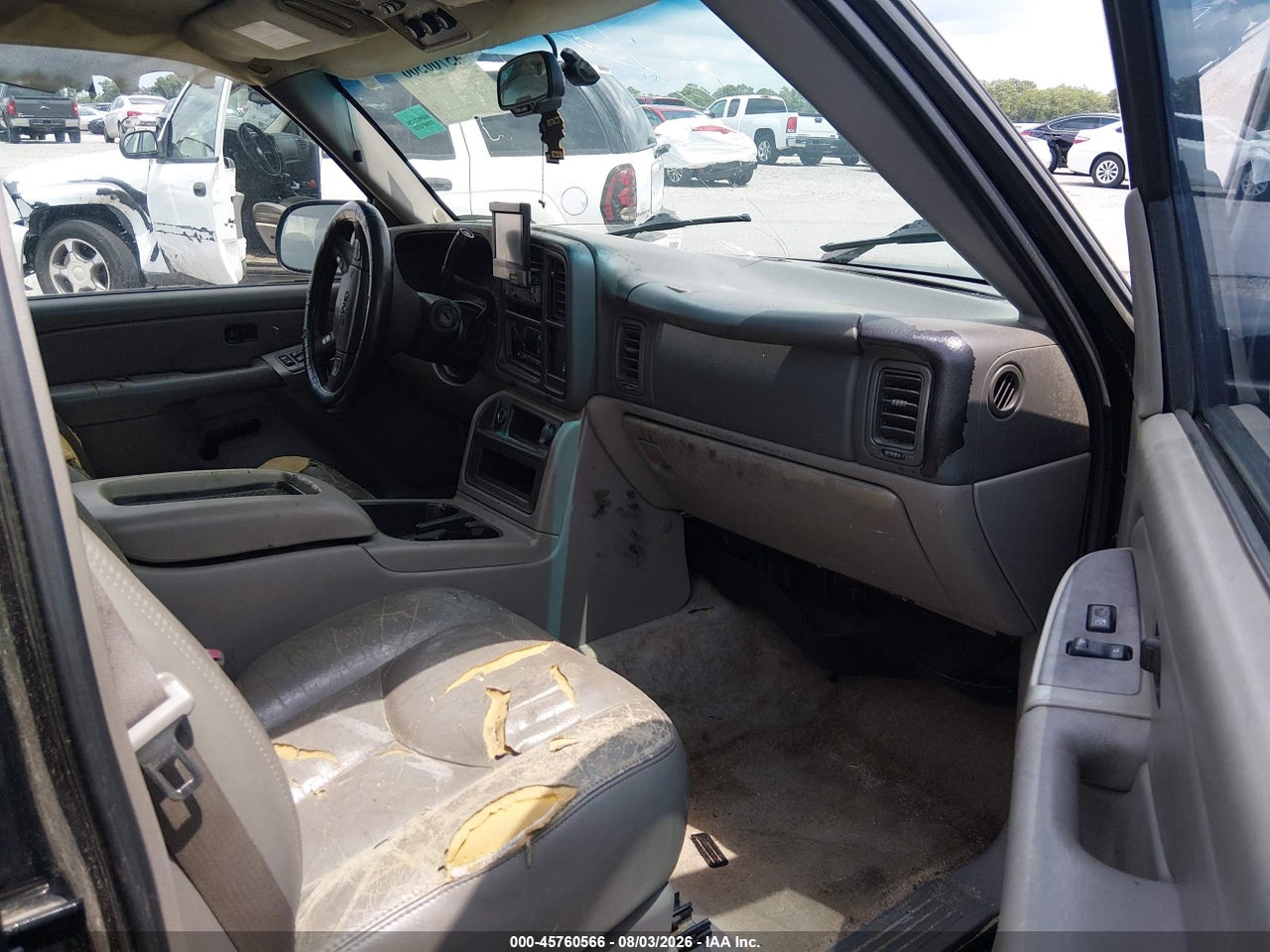 2004 GMC YUKON SLT · 5/11