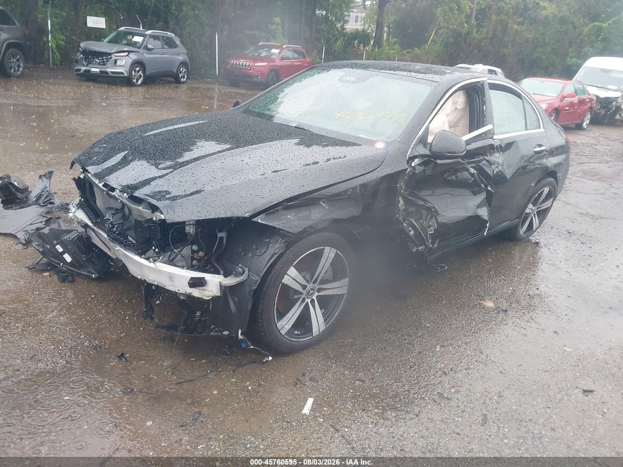 2025 MERCEDES-BENZ C 300 · 2/11