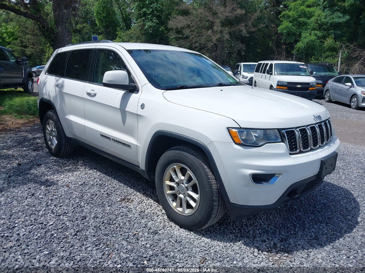 1C4RJFAG6KC****** · 2019 JEEP GRAND CHEROKEE LAREDO E 4X4