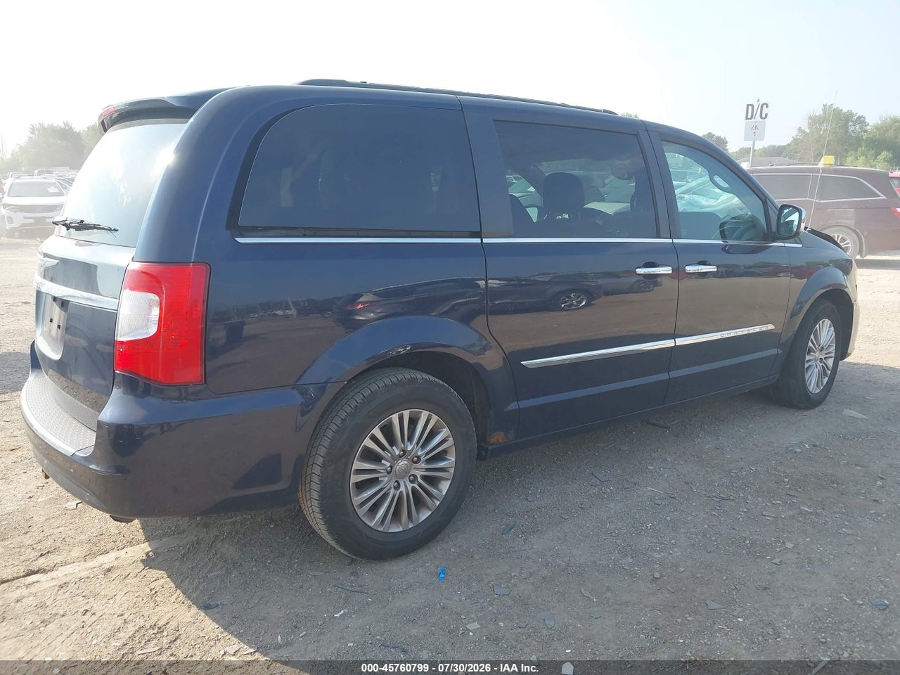 2013 CHRYSLER TOWN &amp; COUNTRY TOURING-L · 4/11