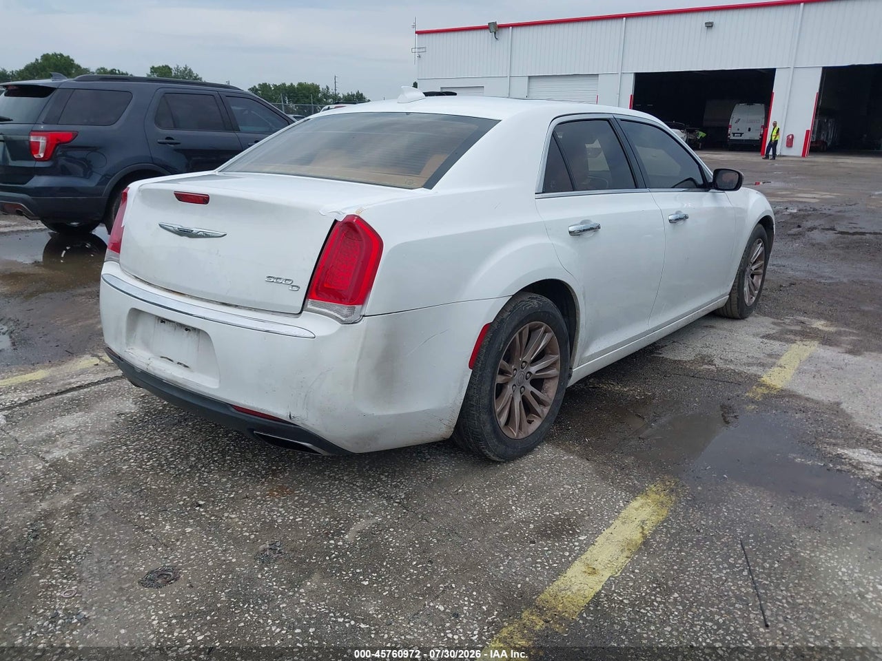 2016 CHRYSLER 300C · 4/11