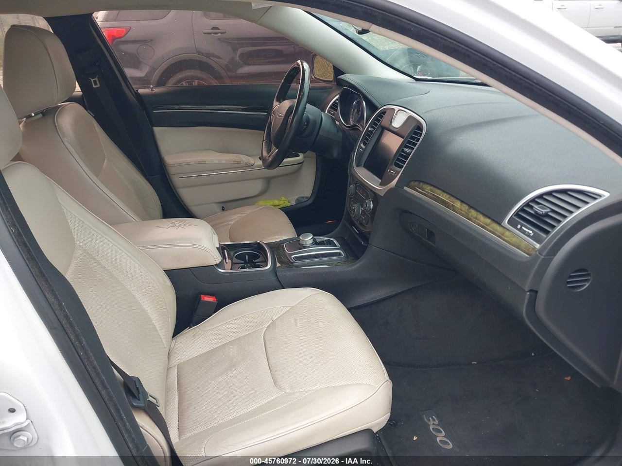 2016 CHRYSLER 300C · 5/11
