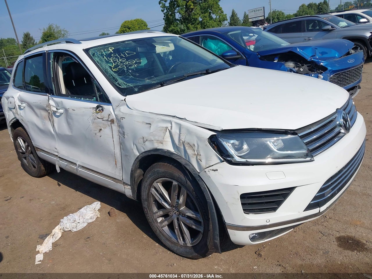 2015 VOLKSWAGEN TOUAREG V6 LUX