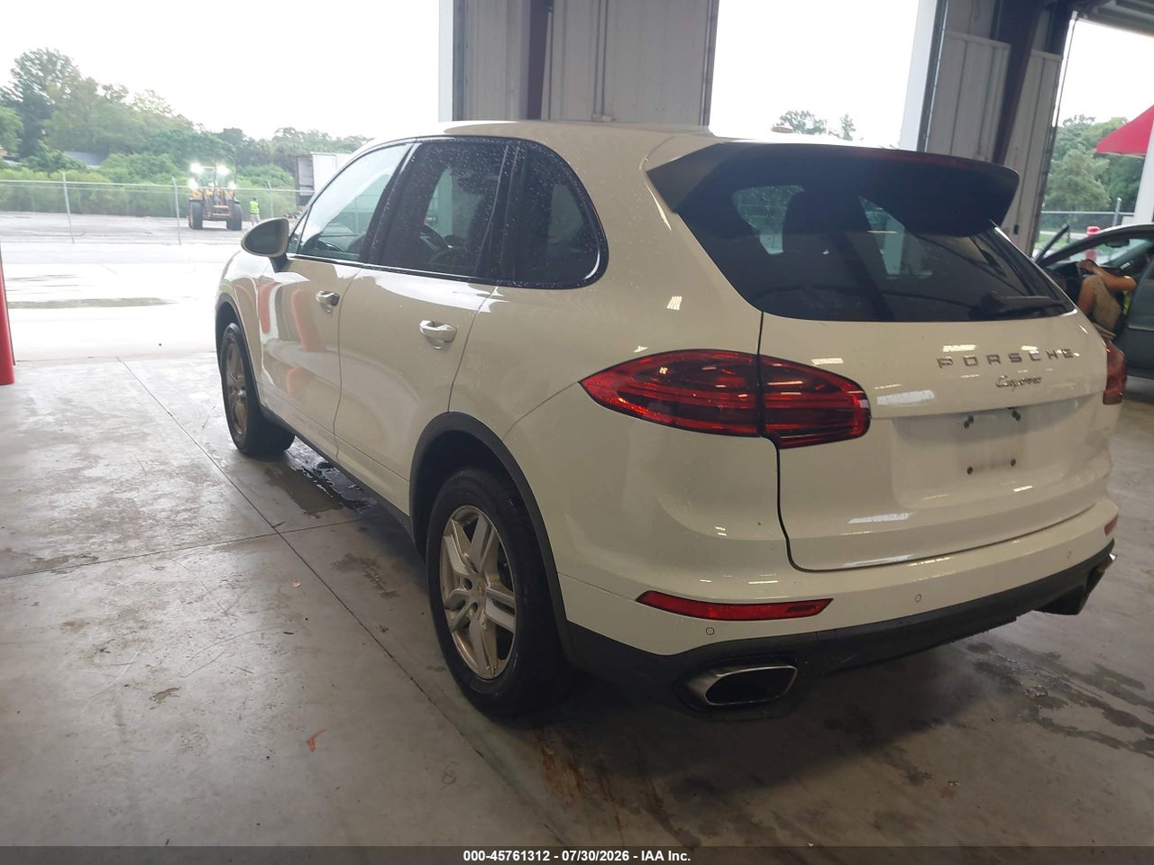 2016 PORSCHE CAYENNE   · 3/11