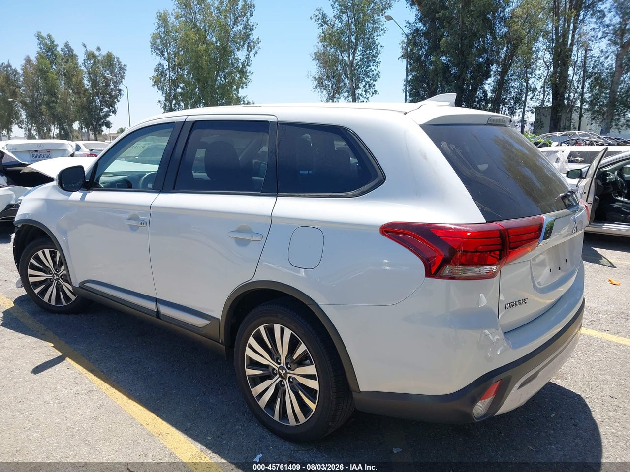 2019 MITSUBISHI OUTLANDER SE · 3/11