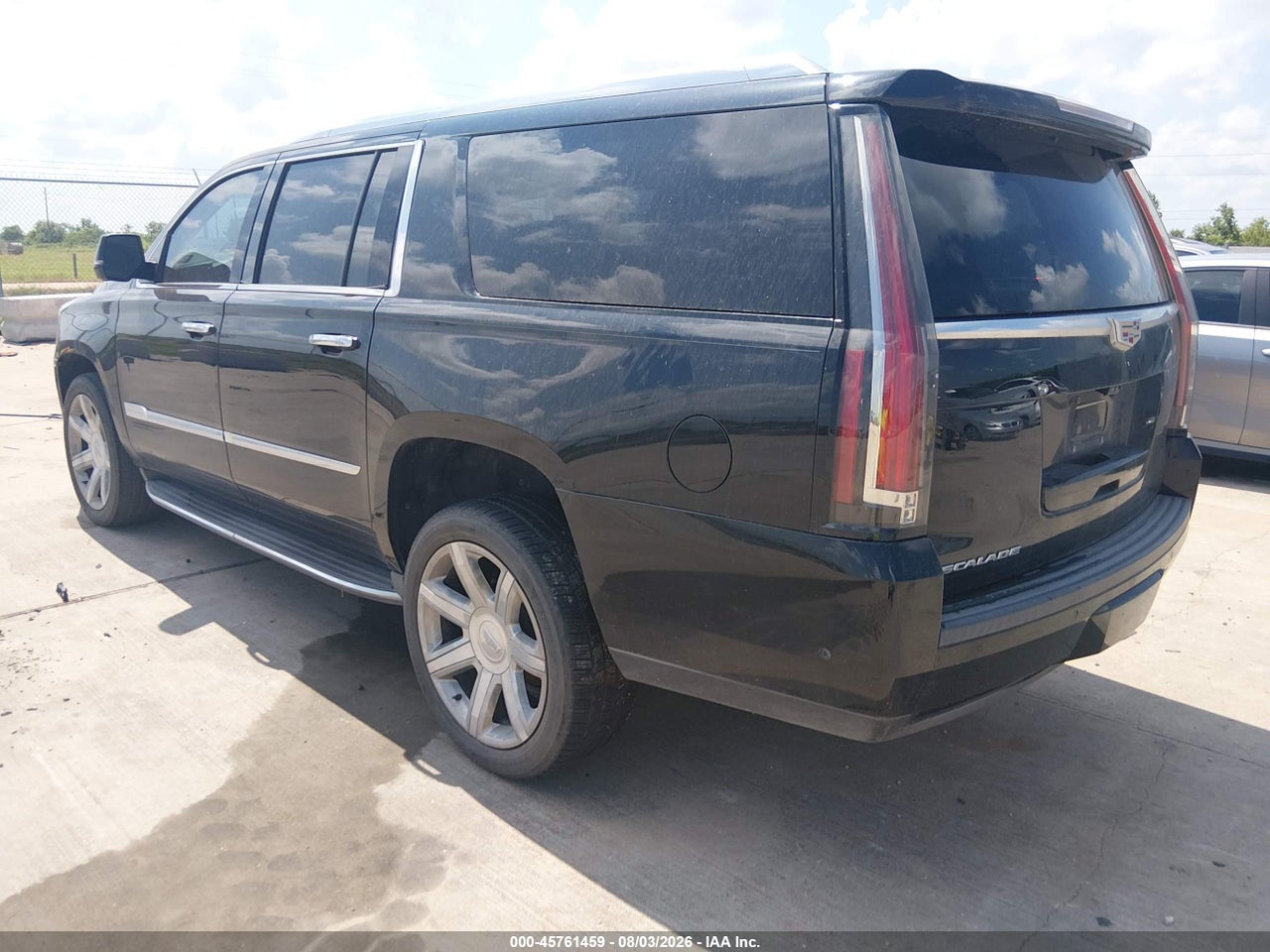 1GYS3HKJ5JR****** · 2018 CADILLAC ESCALADE ESV LUXURY · 3/11