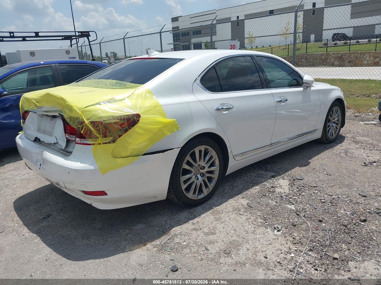 2015 LEXUS LS 460 · 4/11