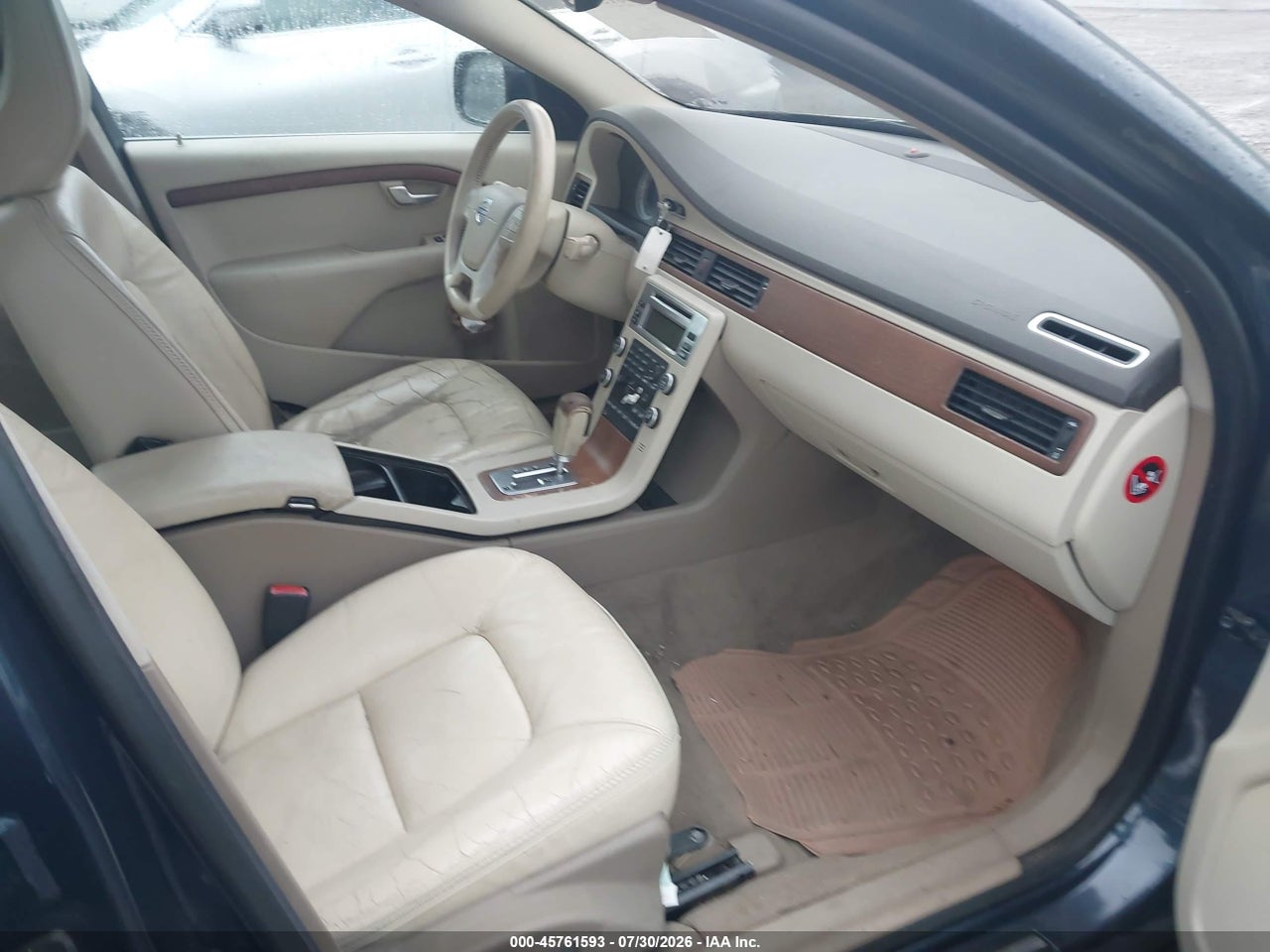 2010 VOLVO XC70 3.2 · 5/11