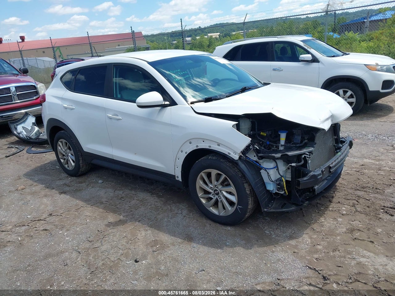 KM8J23A42HU****** · 2017 HYUNDAI TUCSON SE