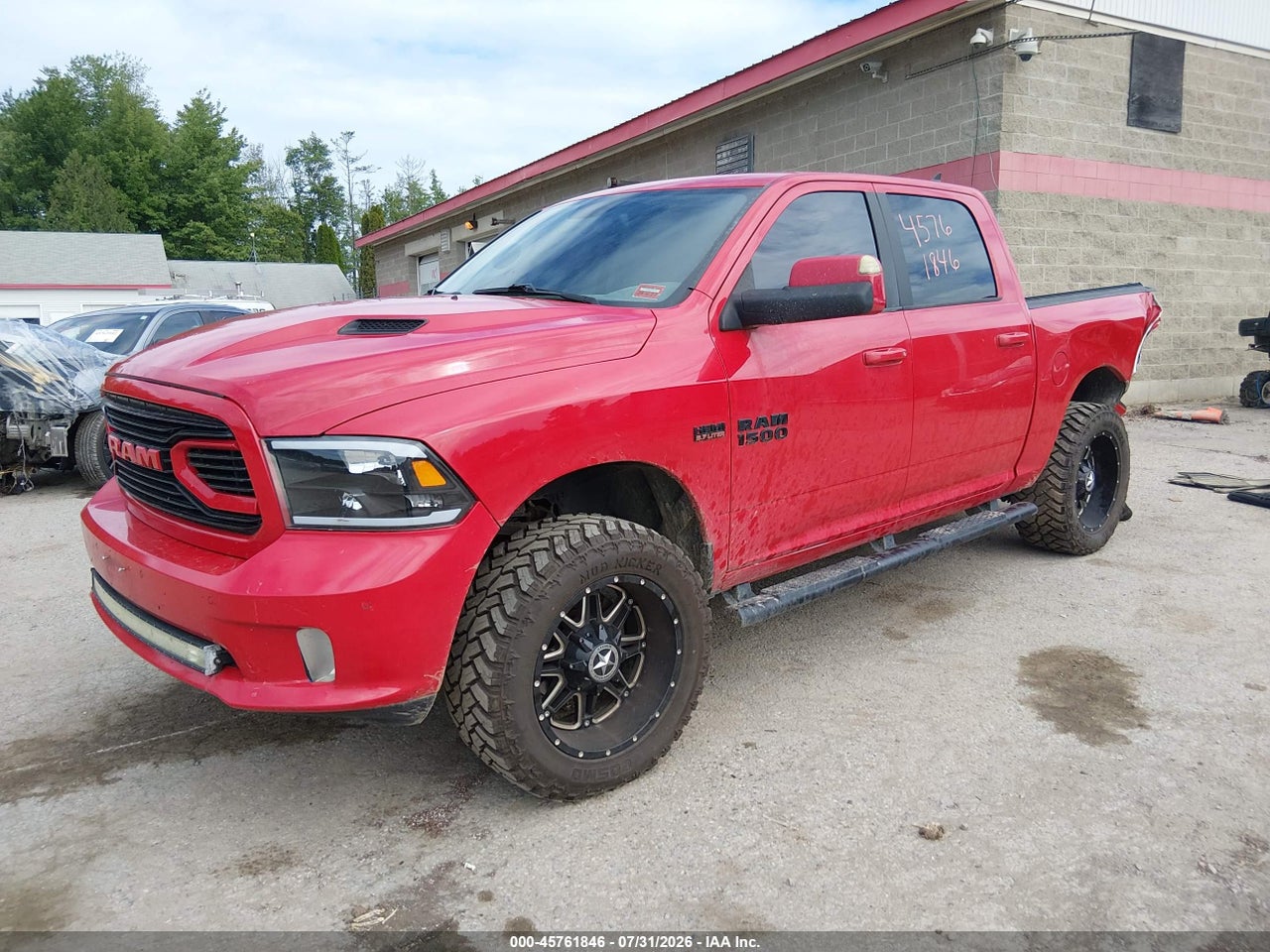 2017 RAM 1500 NIGHT  4X4 5'7 BOX · 2/11