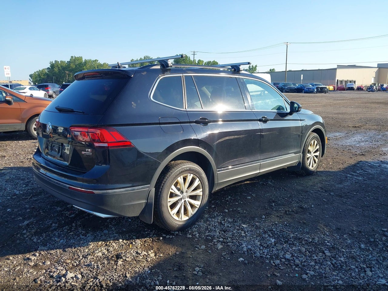 2018 VOLKSWAGEN TIGUAN 2.0T SE/2.0T SEL · 4/11