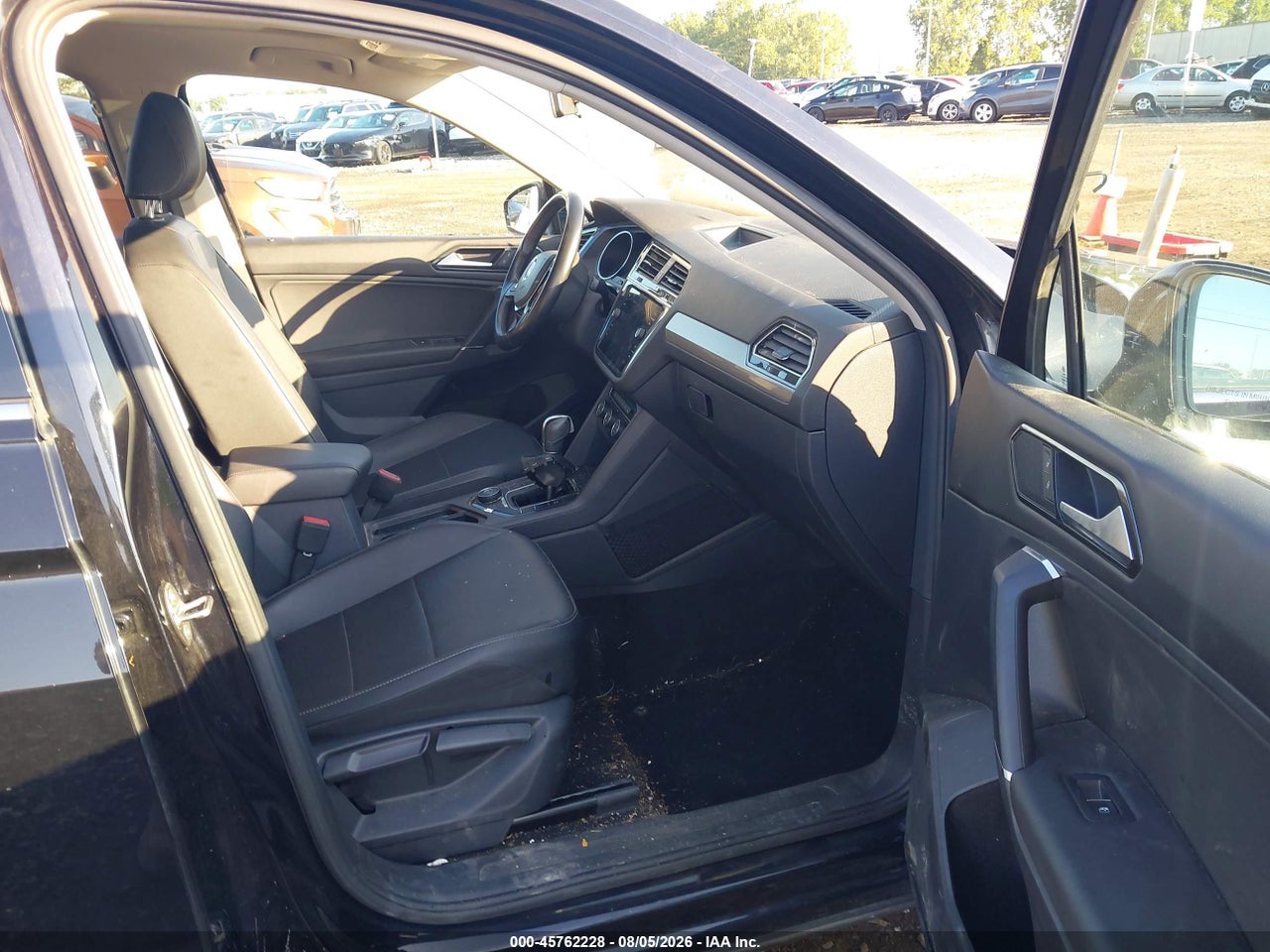 2018 VOLKSWAGEN TIGUAN 2.0T SE/2.0T SEL · 5/11