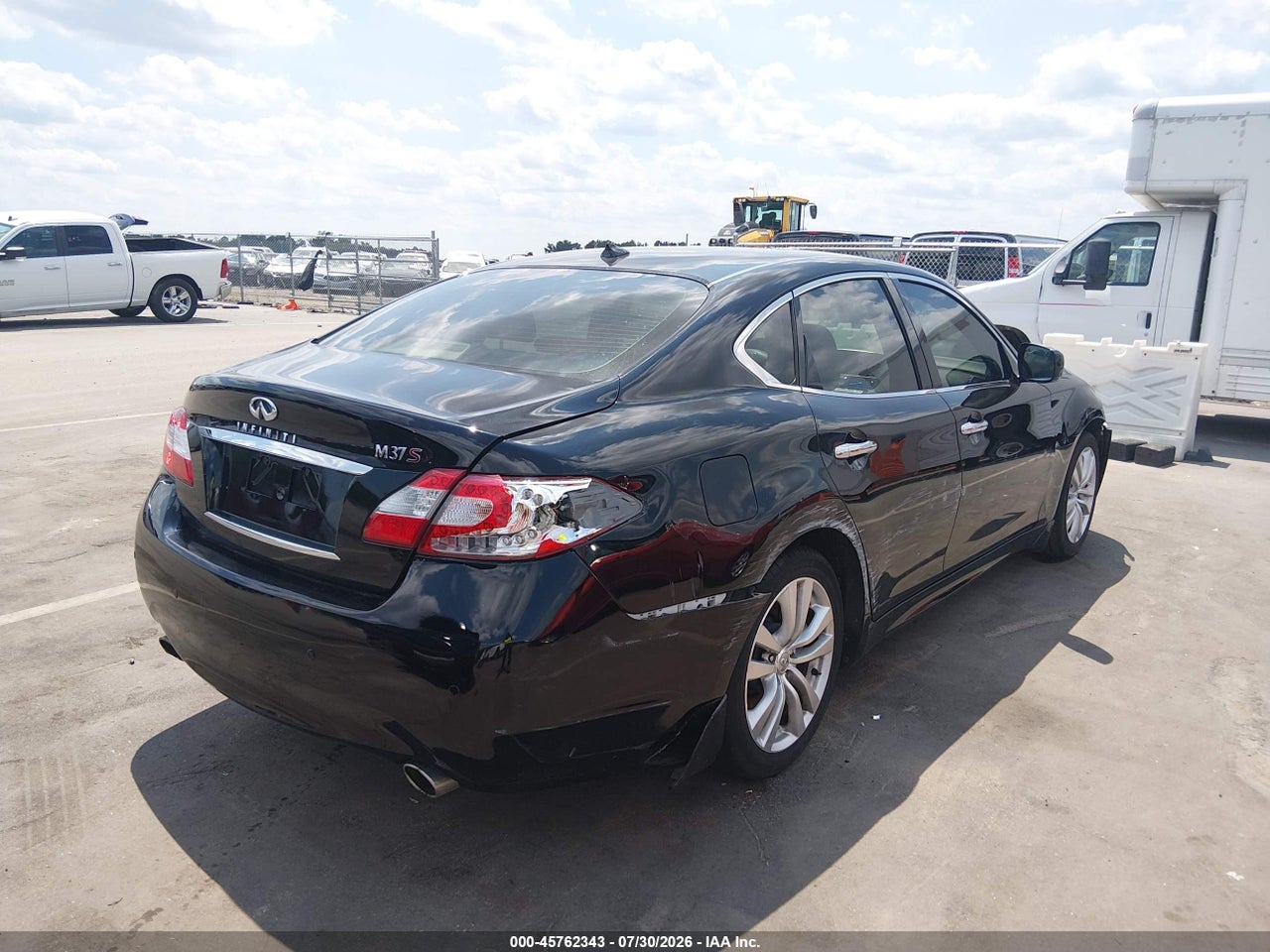 2013 INFINITI M37 · 4/11