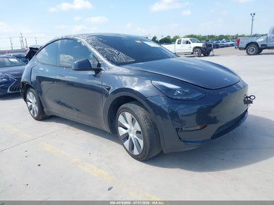 7SAYGDED9RF****** · 2024 TESLA MODEL Y LONG RANGE SINGLE MOTOR REAR-WHEEL DRIVE/RWD