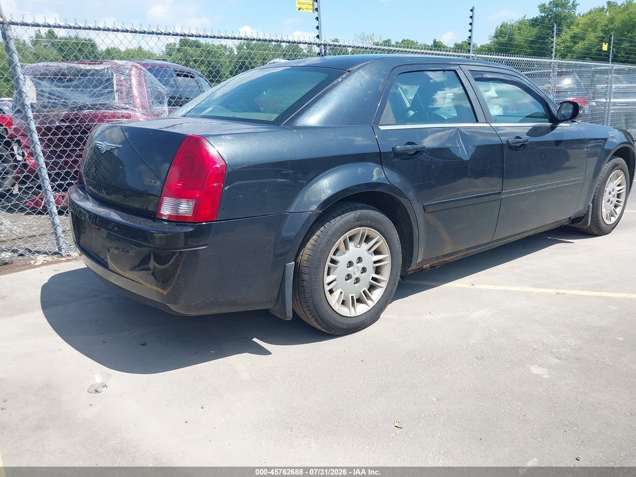 2C3JA43R65H****** · 2005 CHRYSLER 300   · 4/11