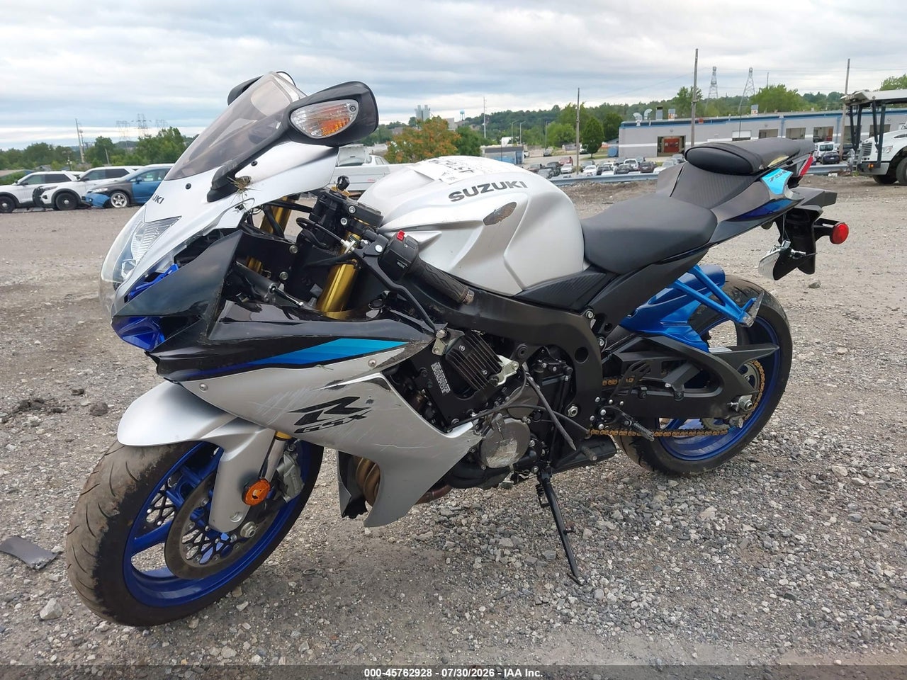 2026 SUZUKI GSX-R750 · 2/11