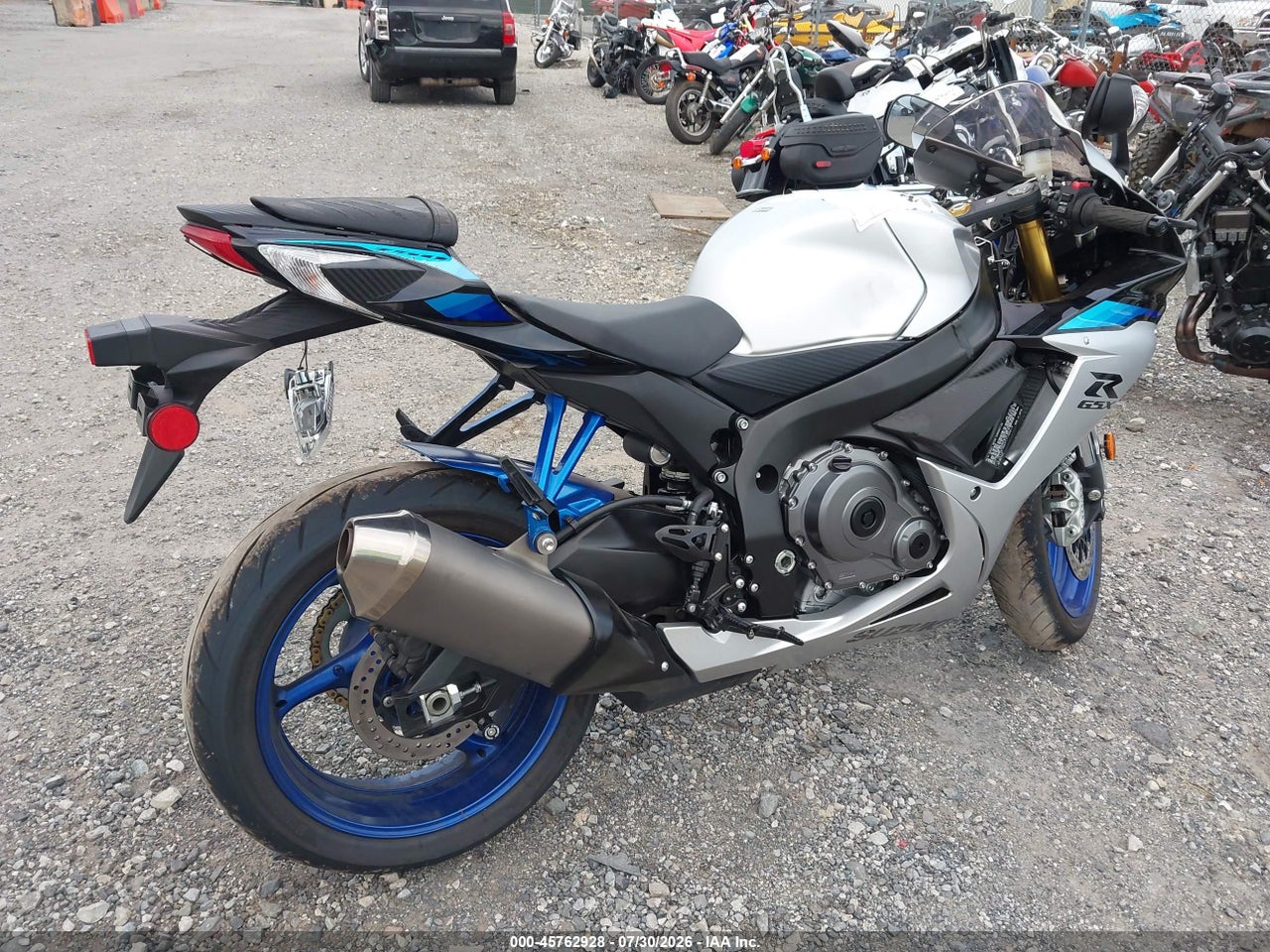 2026 SUZUKI GSX-R750 · 4/11