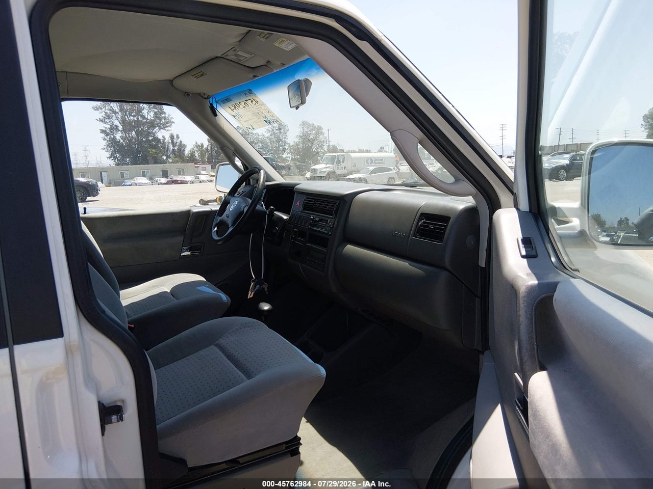 2003 VOLKSWAGEN EUROVAN MV · 5/11