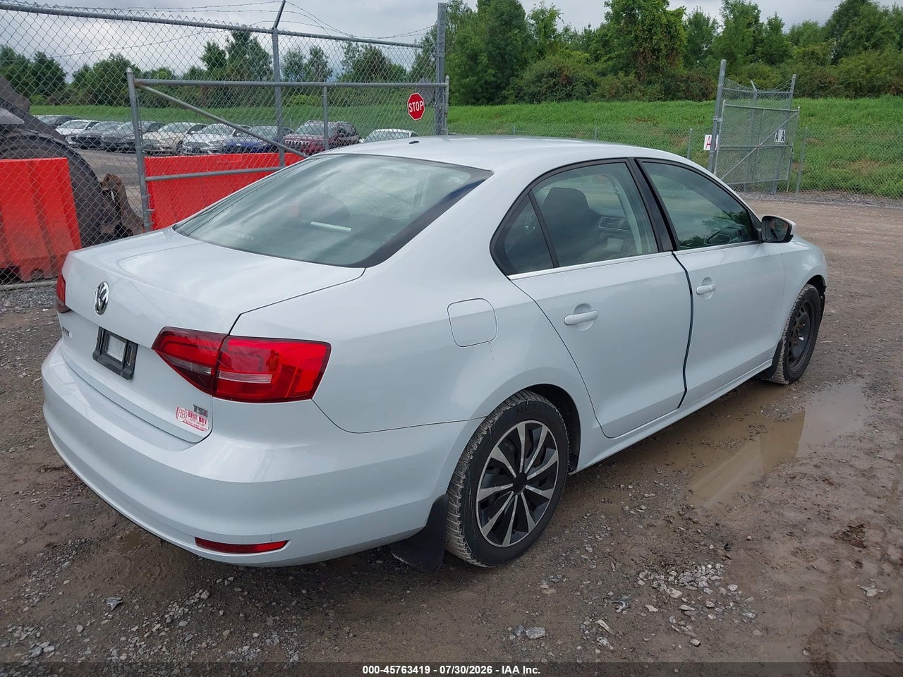 2017 VOLKSWAGEN JETTA 1.4T S · 4/11