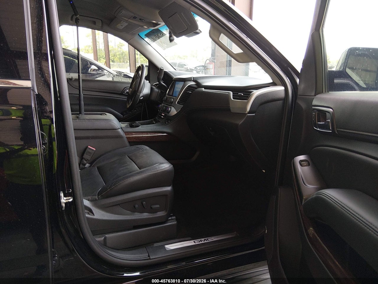 2017 GMC YUKON SLT · 5/11