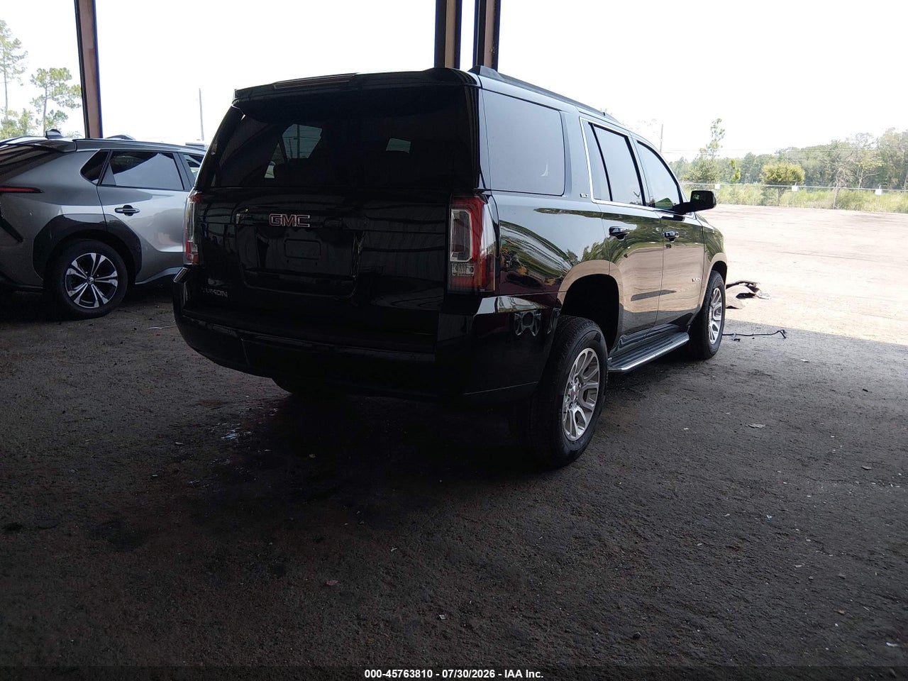 2017 GMC YUKON SLT · 4/11