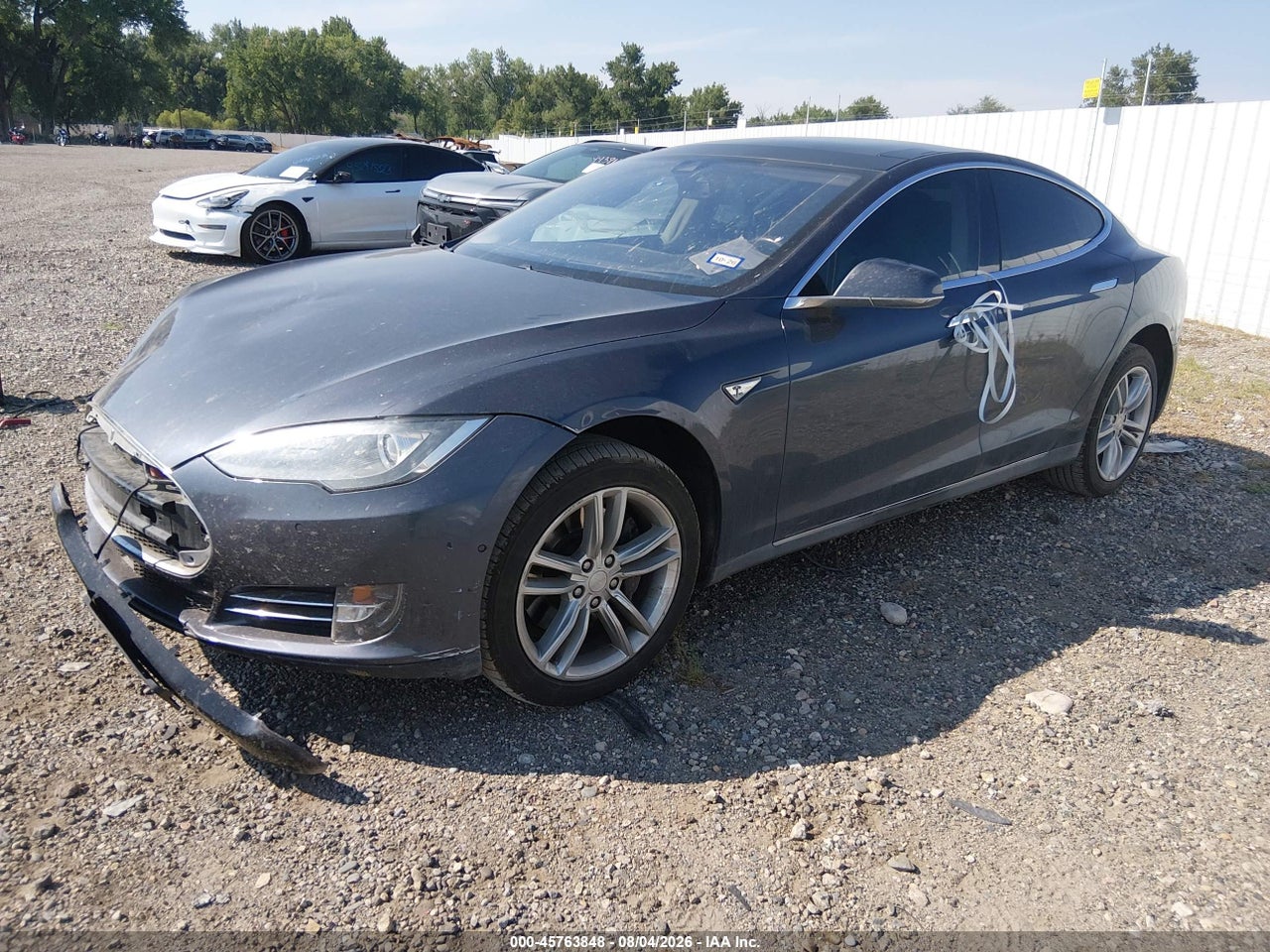 2015 TESLA MODEL S 70D/85D/P85D · 2/9