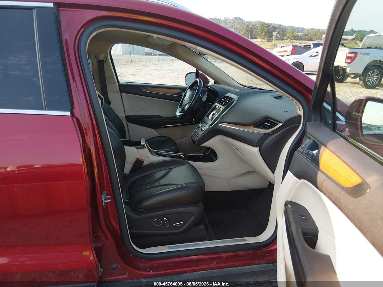 2015 LINCOLN MKC · 5/11