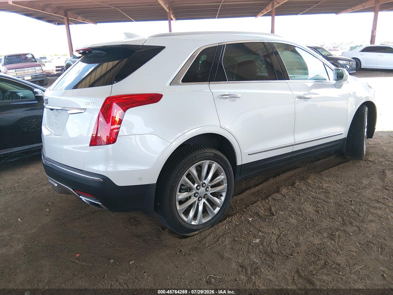 2017 CADILLAC XT5 PLATINUM · 4/11