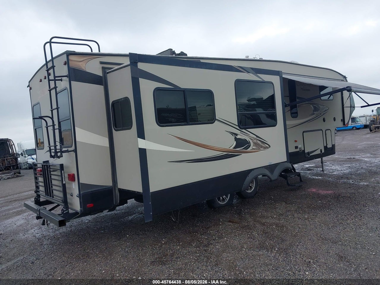 2015 FOREST RIVER CHAPARRAL 328 RES · 4/11