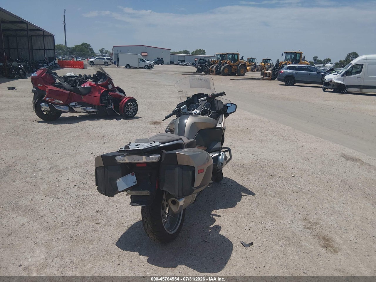 2016 BMW R1200 RT · 4/10