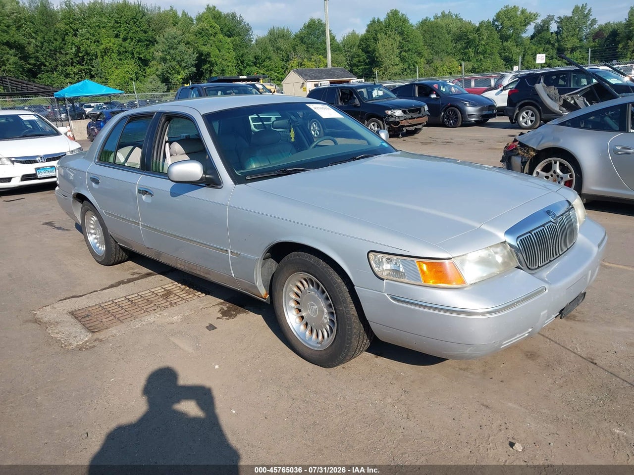 2MEFM75W8YX****** · 2000 MERCURY GRAND MARQUIS LS