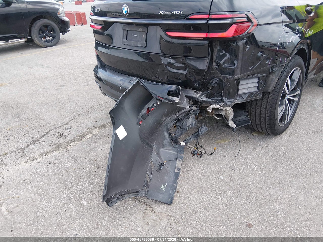 5UX23EM02S9****** · 2025 BMW X7 XDRIVE40I · 6/11