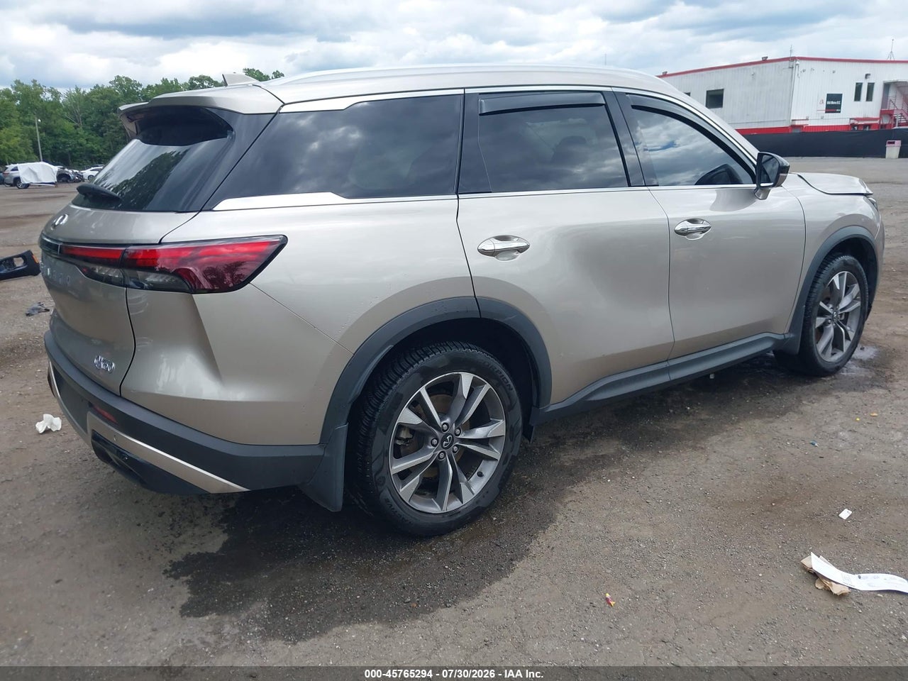 2024 INFINITI QX60 LUXE AWD · 4/10