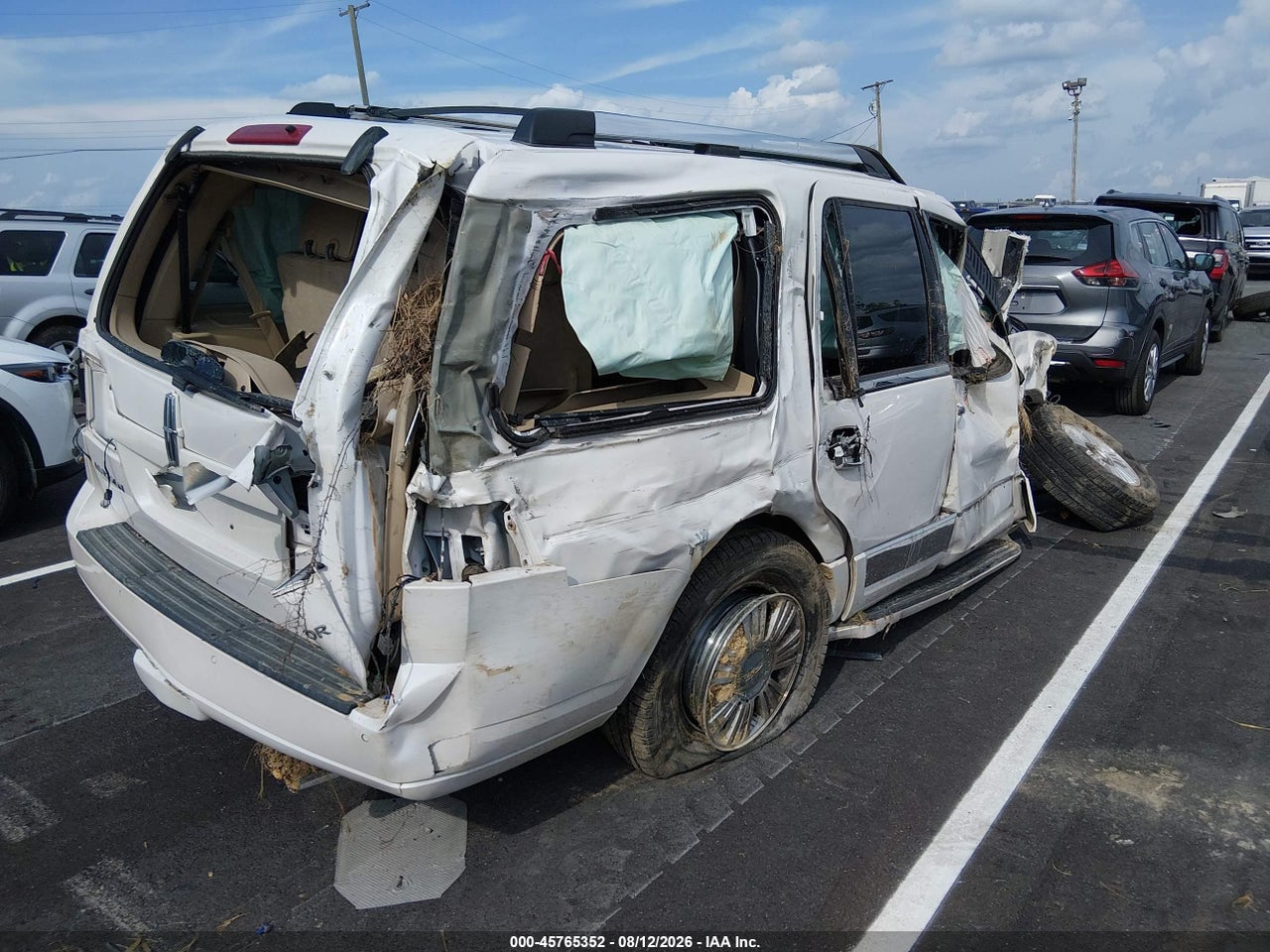 2009 LINCOLN NAVIGATOR · 4/11