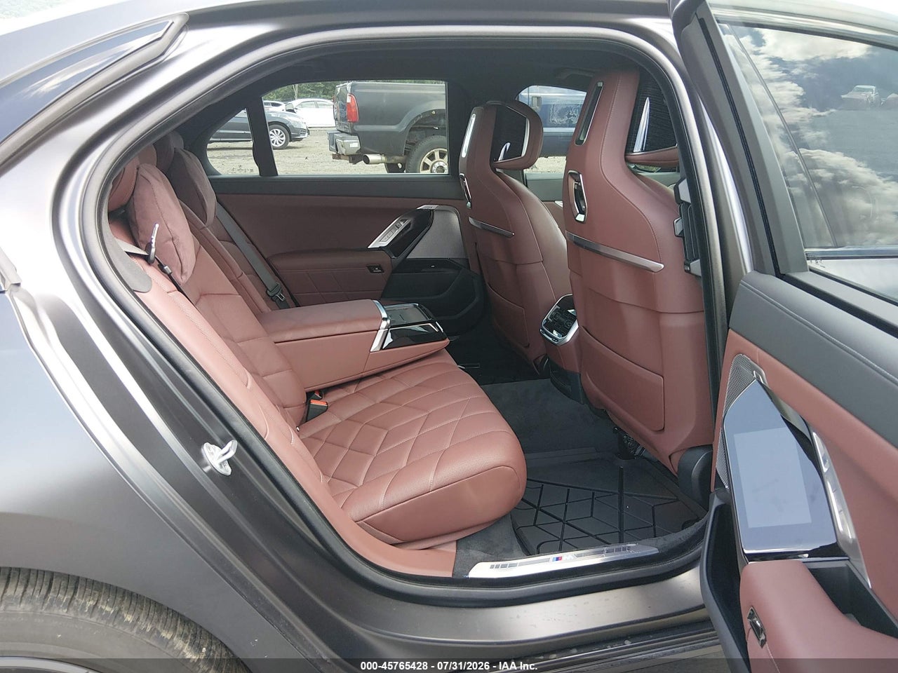 WBY43EJ0XSC****** · 2025 BMW I7 EDRIVE50 · 8/11