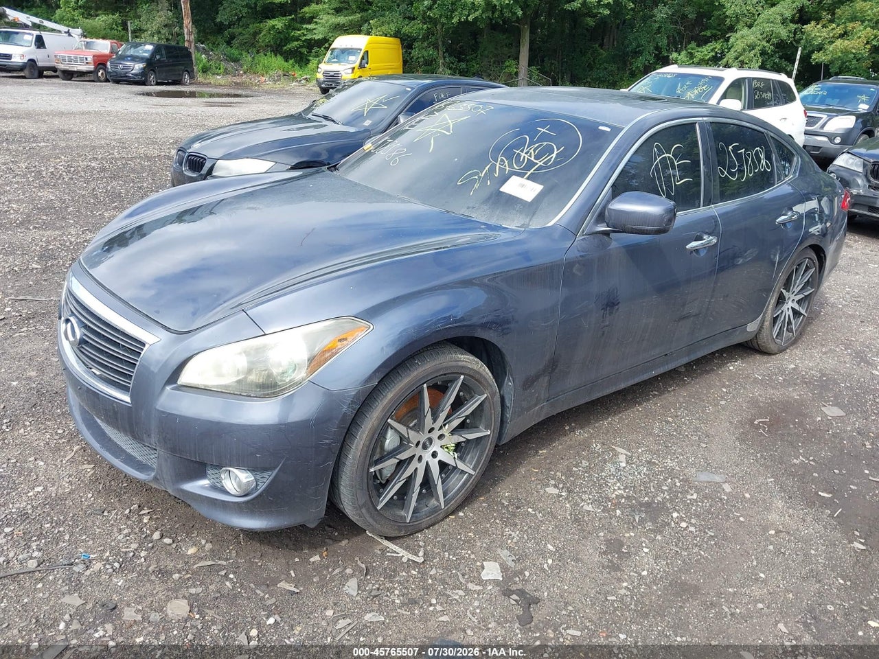2011 INFINITI M37 · 2/10