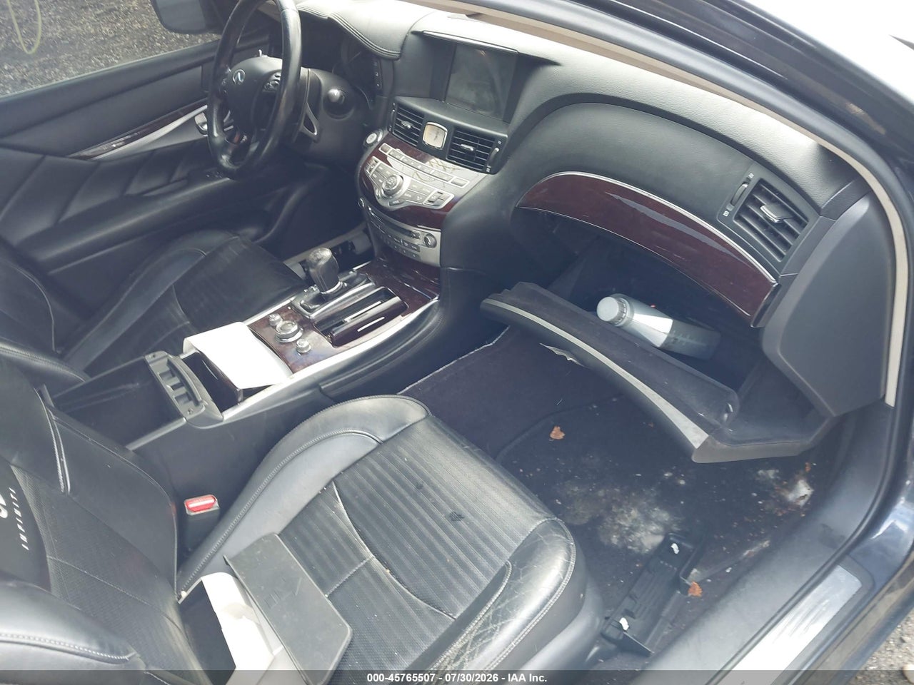 2011 INFINITI M37 · 5/10