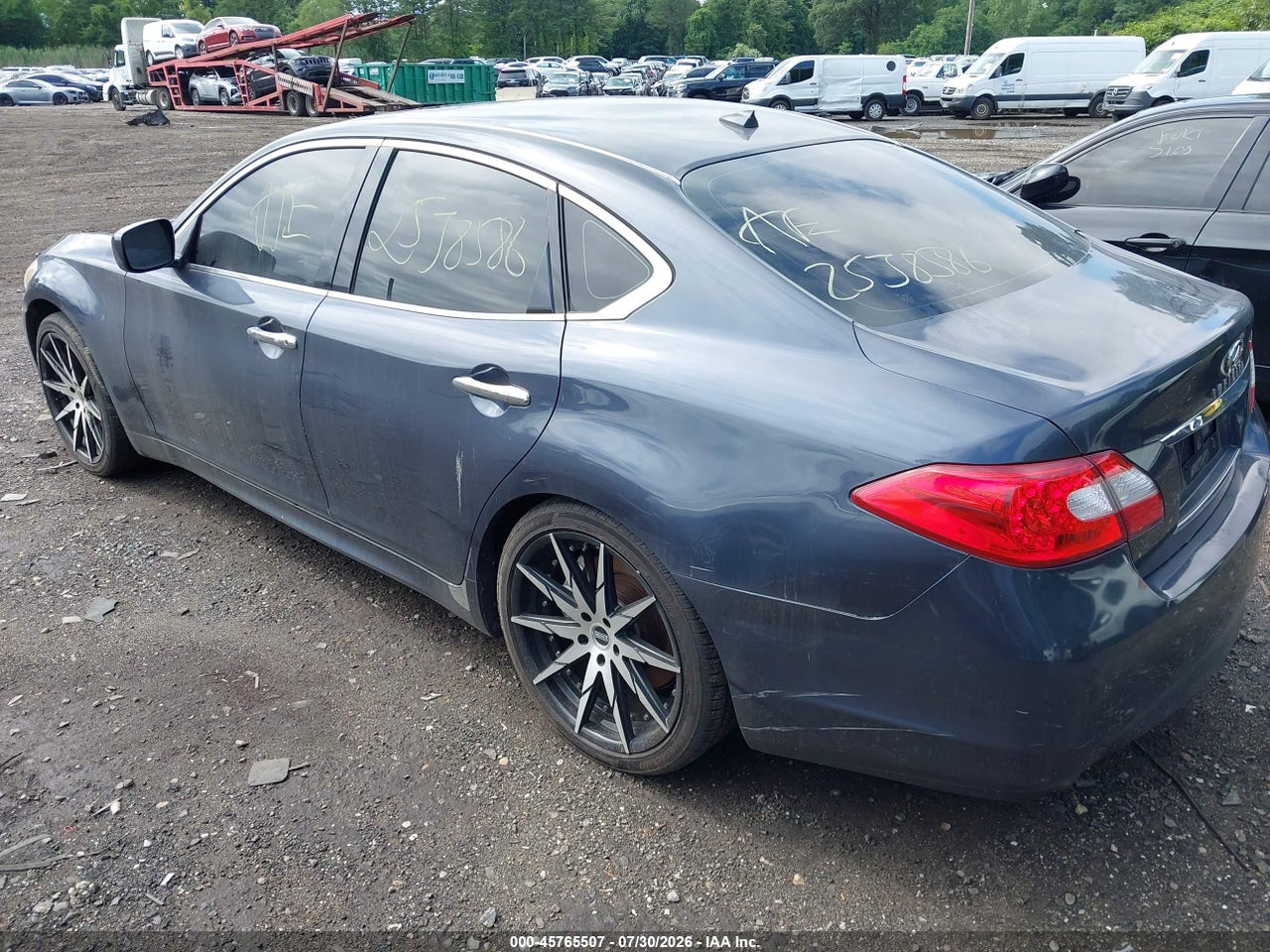 2011 INFINITI M37 · 3/10