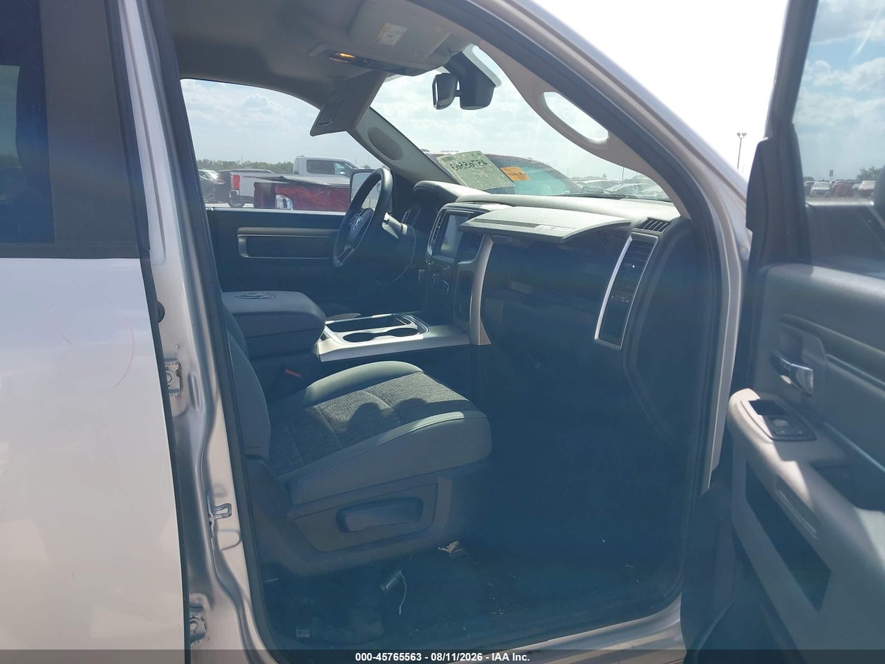 2016 RAM 1500 SLT · 5/11