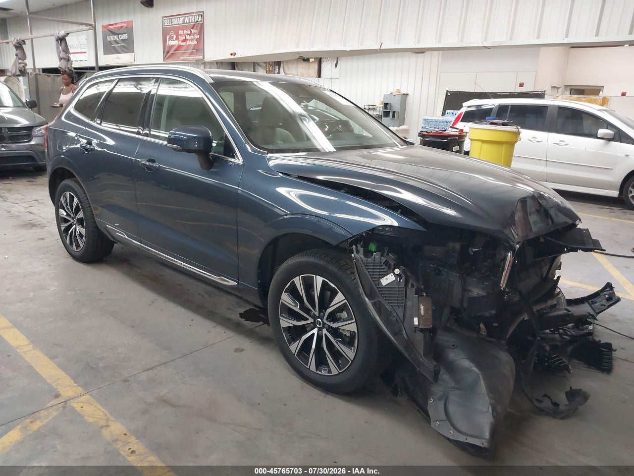 2023 VOLVO XC60 B5 PLUS BRIGHT THEME