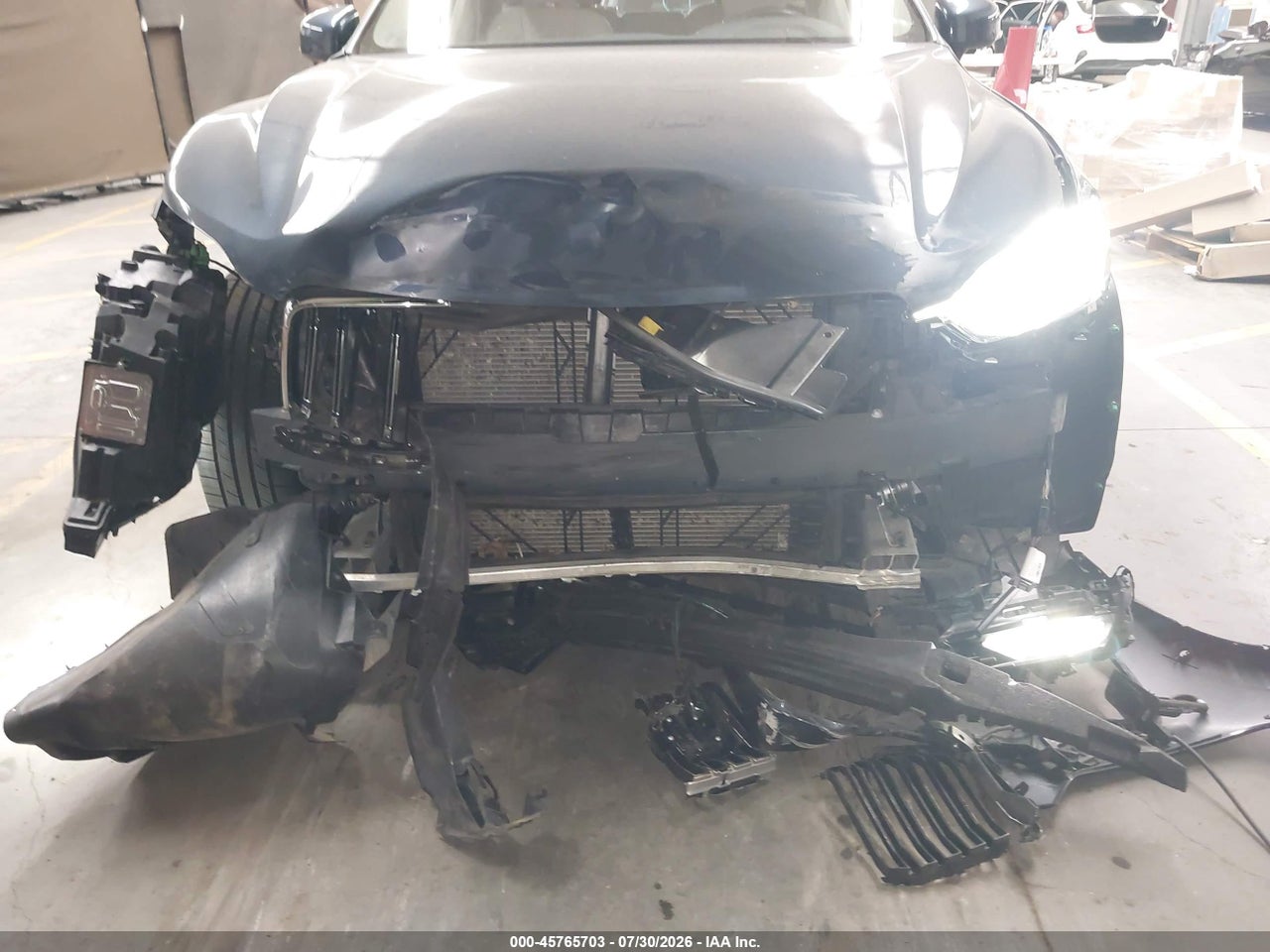 2023 VOLVO XC60 B5 PLUS BRIGHT THEME · 6/11