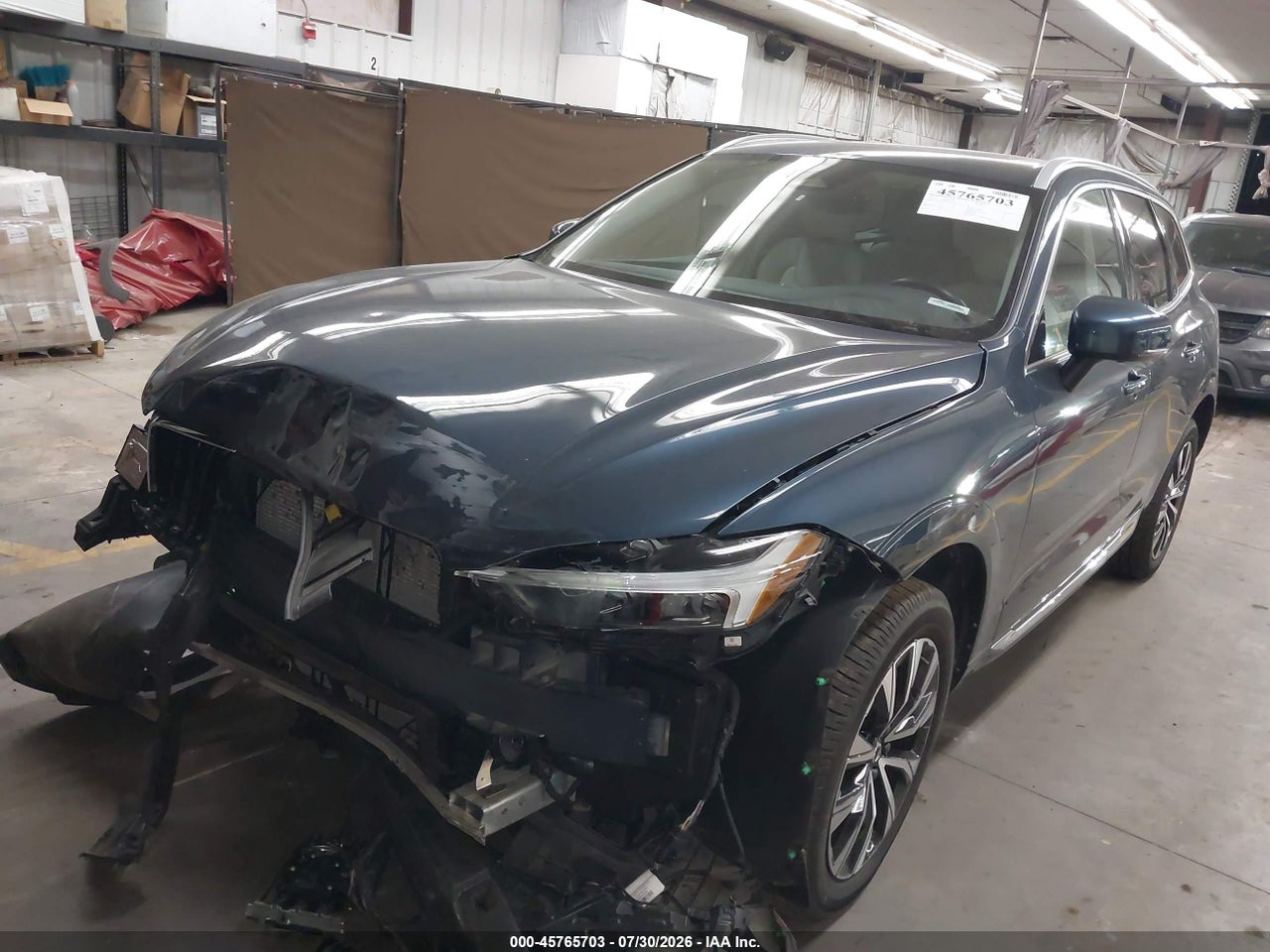 2023 VOLVO XC60 B5 PLUS BRIGHT THEME · 2/11