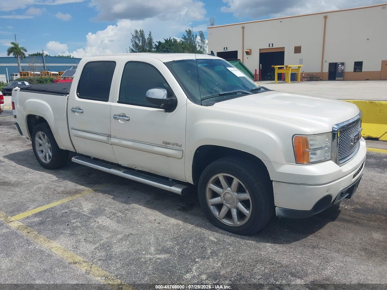 3GTP2XE27BG****** · 2011 GMC SIERRA 1500 DENALI