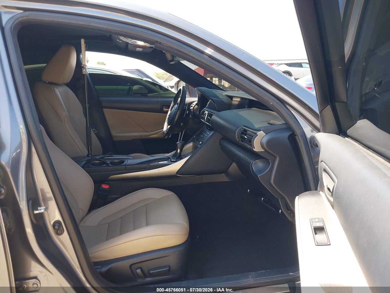 2020 LEXUS IS 350 · 5/11