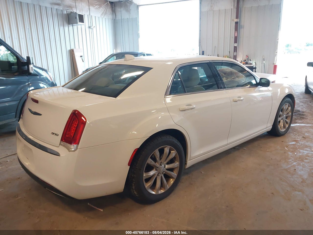 2018 CHRYSLER 300 TOURING L AWD · 4/11