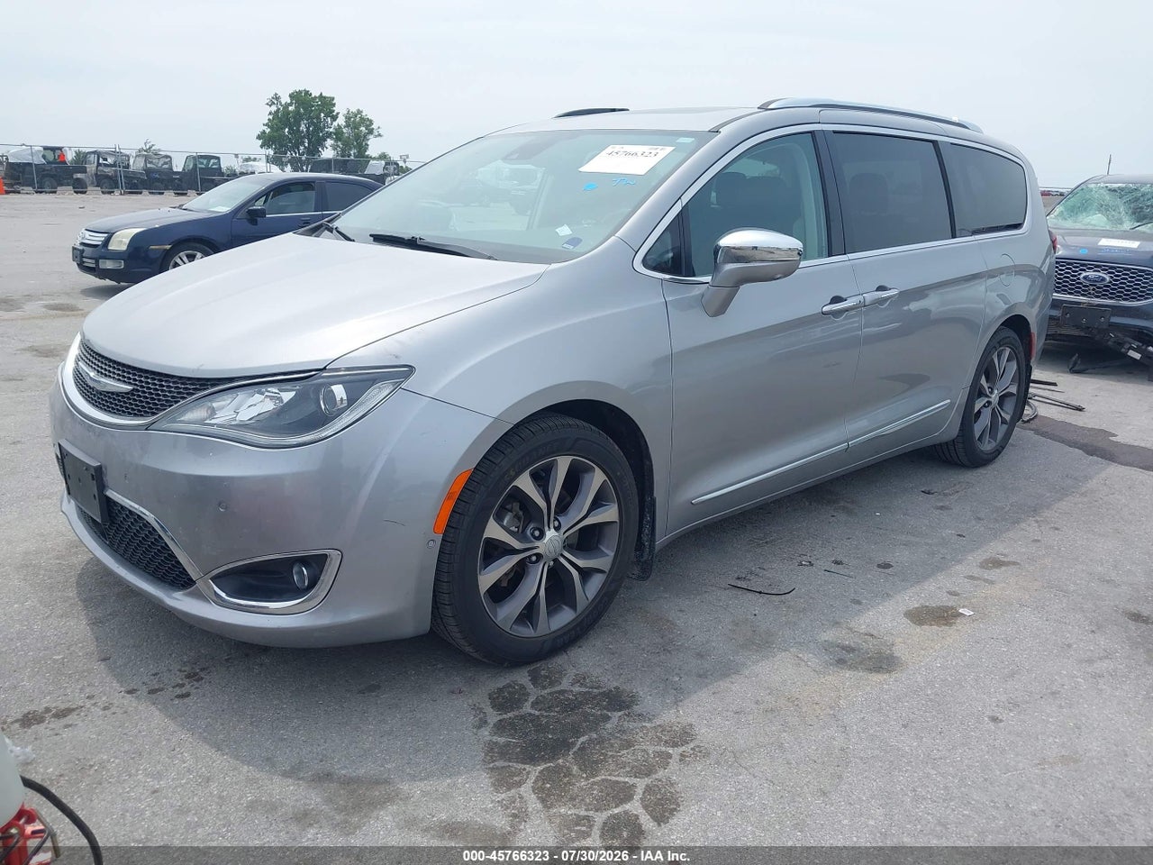 2017 CHRYSLER PACIFICA LIMITED · 2/11